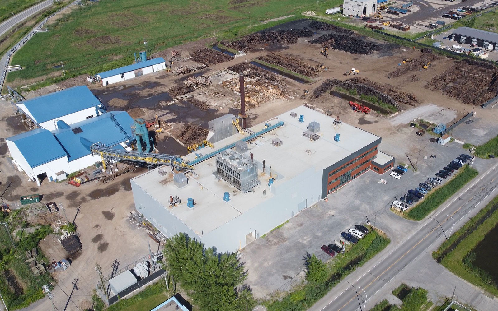 Vue aérienne de la centrale de cogénération de JPB Énergies à Salaberry-de-Valleyfield